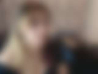 Kiara-Cruz's Live Sex Cam Show
