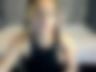 Kiara-Cruz's Live Sex Cam Show