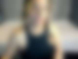 Kiara-Cruz's Live Sex Cam Show