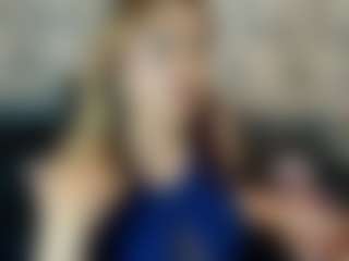 Live cam show with Kiara-Cruz - Smoking on Chatstar