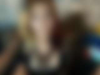 Live cam show with Kiara-Cruz - BBW MILF on TeamSkeetLive