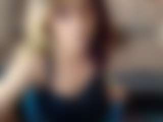 Kiara-Cruz's Live Sex Cam Show