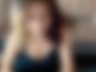 Kiara-Cruz's Live Sex Cam Show