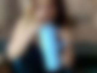 Kiara-Cruz's Live Sex Cam Show