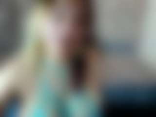 Kiara-Cruz's Live Sex Cam Show