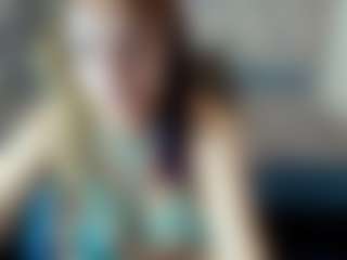 Kiara-Cruz's Live Sex Cam Show