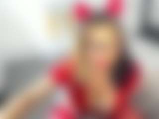Kiara-Cruz's Live Sex Cam Show