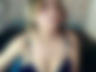 Kiara-Cruz's Live Sex Cam Show