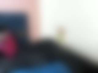 Kiara-Cruz's Live Sex Cam Show
