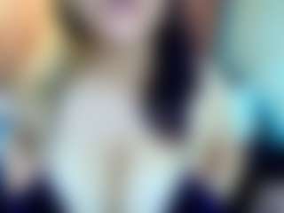 Kiara-Cruz's Live Sex Cam Show