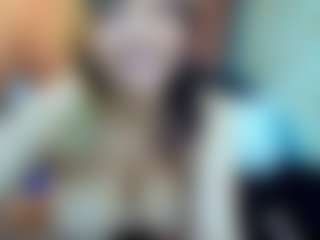 Kiara-Cruz's Live Sex Cam Show