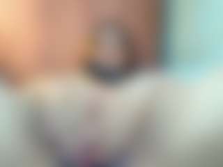 Kiara-Cruz's Live Sex Cam Show
