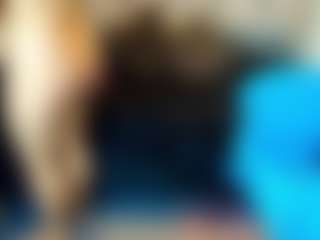 Live cam show with Kiara-Cruz - Hairy Pussy MILF on Sweet Sext