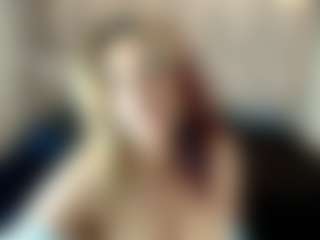Kiara-Cruz's Live Sex Cam Show