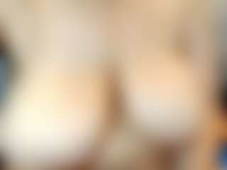Live cam show with Kiara-Cruz - Neon Hair on Camsoda
