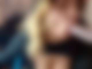 Kiara-Cruz's Live Sex Cam Show