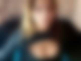 Kiara-Cruz's Live Sex Cam Show