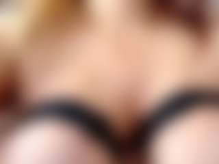 Kiara-Cruz's Live Sex Cam Show