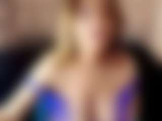 Kiara-Cruz's Live Sex Cam Show