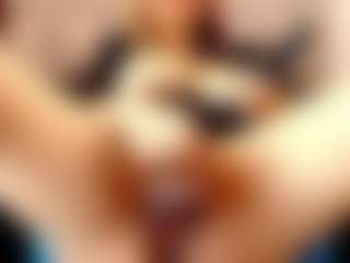 Live cam show with Kiara-Cruz - Orgasm on Milfs Live