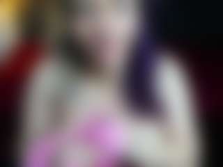 Kiara-Cruz's Live Sex Cam Show