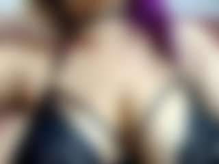 Live cam show with Kiara-Cruz - Smoking on xxxlivecams.org