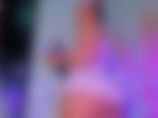 Live cam show with LAUREN GARCIA - Green Eyes on Dolls Live