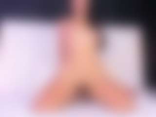 Live cam show with LucieMiller - Erotic on makecum.org
