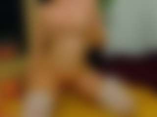 Live cam show with MiaaAngell - Body Massage on SxyPornLive