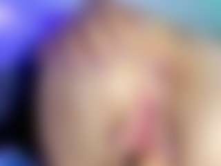 Live cam show with nahiara-santana - Skinny on Milf Play