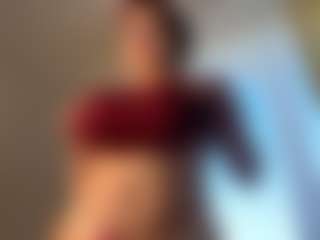 Live cam show with Yoko - Facial on Fit Hotties
