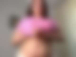 Live cam show with Yoko - Facial on Camsoda