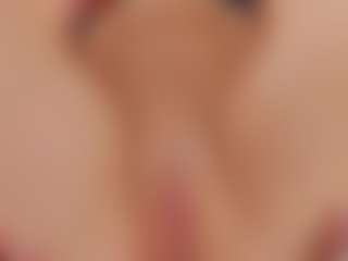 Live cam show with Yalezka - Natural on StripNow