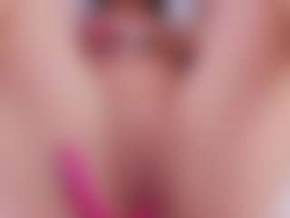 Live cam show with Yalezka - Facial on Camsoda