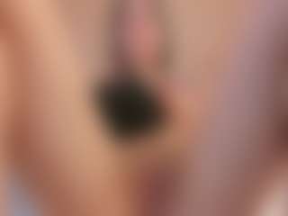 Live cam show with Yalezka - Public on Uber Horny
