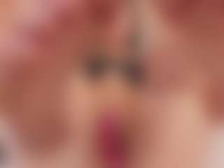 Live cam show with Yalezka - Facial on SpankPalCams
