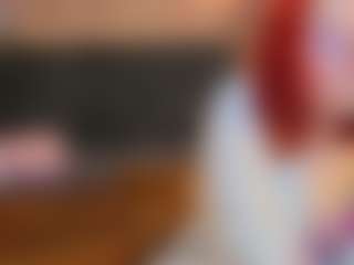 Live cam show with Aleks - Pretty on Milfs Live