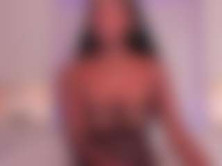 Live cam show with Oshun - Ebony on StripNow | colombia