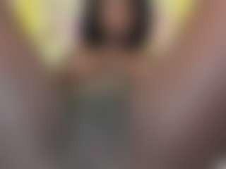 Live cam show with Oshun - Double Penetration on CamClone