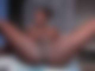 Live cam show with Oshun - Double Penetration on Camsoda