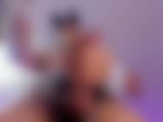 Live cam show with salomissx - Smoking on Big Tits