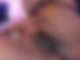 Live cam show with Adeleehottman - Black Toys on Streamer API