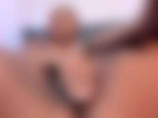 Live cam show with Adeleehottman - Thick on Hubzter Live