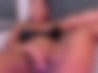 Adeleehottman's Live Sex Cam Show