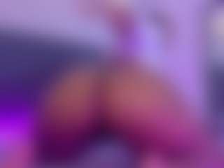 Adeleehottman's Live Sex Cam Show