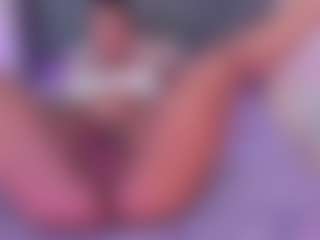 Live cam show with Adeleehottman - Ebony Teen (18+) on Camsoda