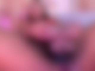 Adeleehottman's Live Sex Cam Show