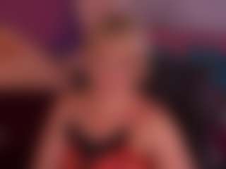 Live cam show with AmaraNightss - Blonde Hair MILF on Camsoda