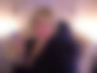 Live cam show with AmaraNightss - Blonde Hair Middle Aged on friskycurves.com