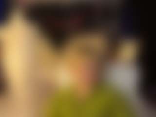 Live cam show with AmaraNightss - Blonde Hair Middle Aged on Cam Slut